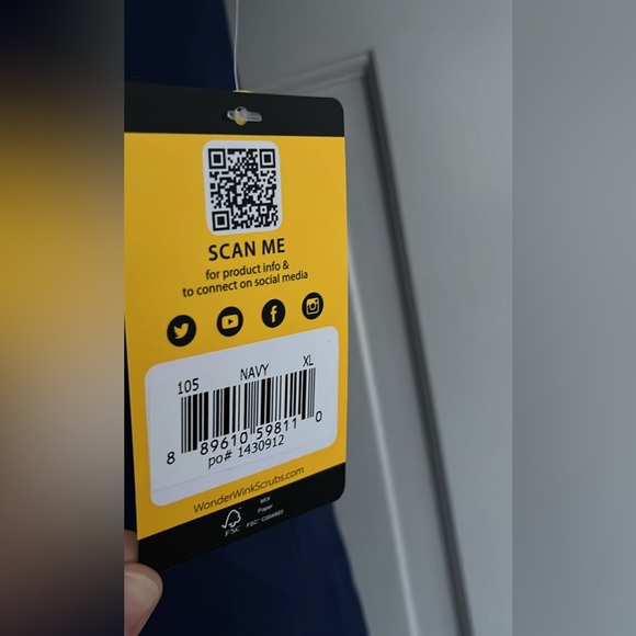 NWT Women’s WonderWink WonderWork 105 v-neck large, navy scrub top - Picture 3 of 7